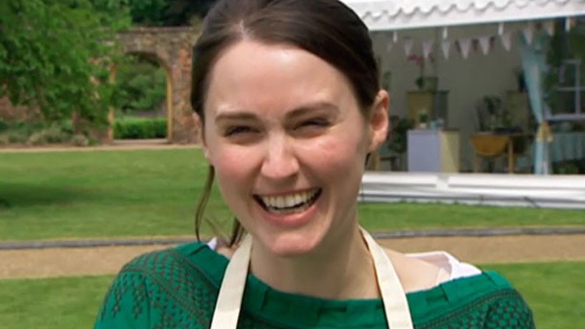 Former GBBO contestant, Holly Bell, shares some words of wisdom for ...