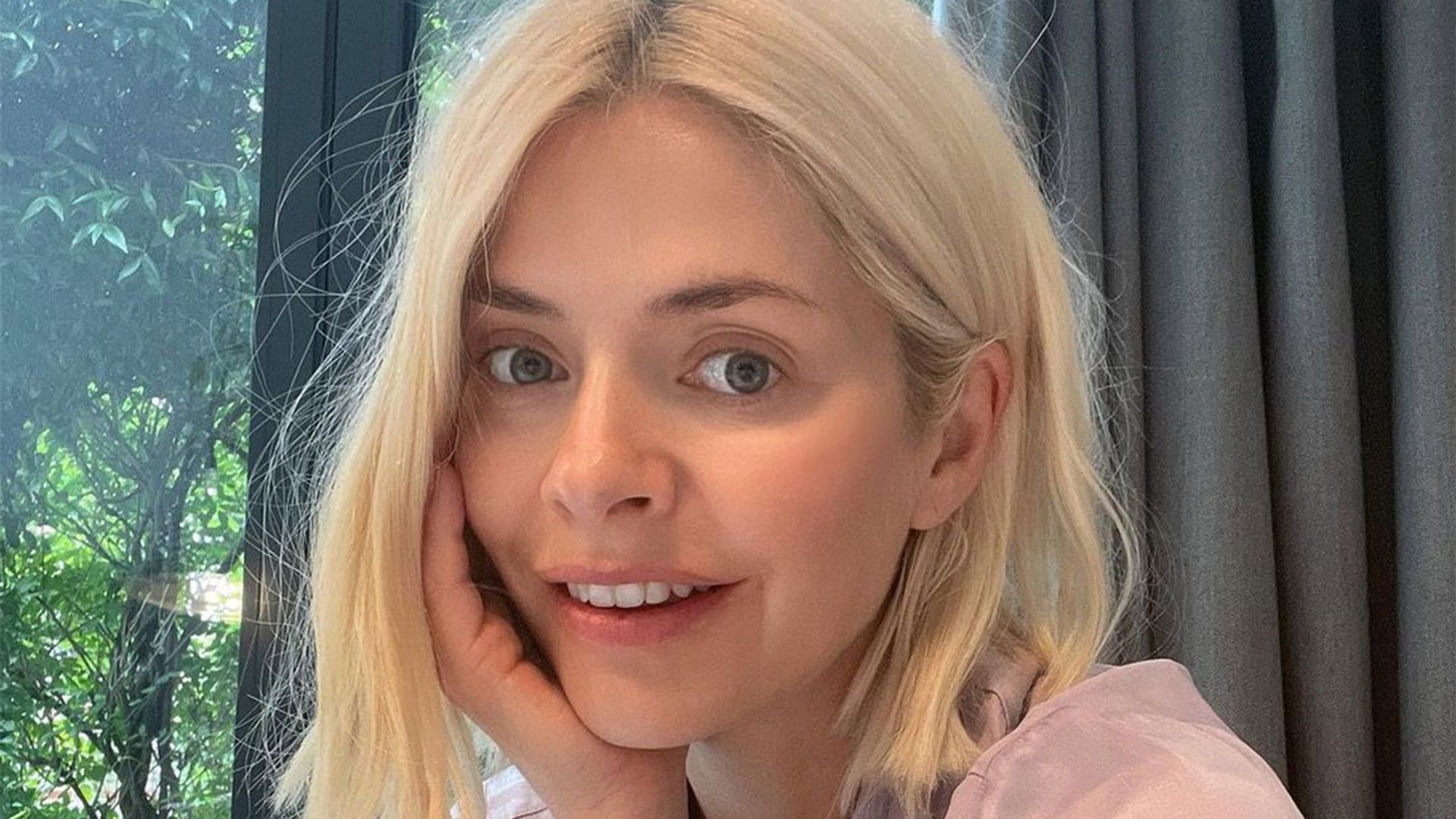 holly willoughby kitchen