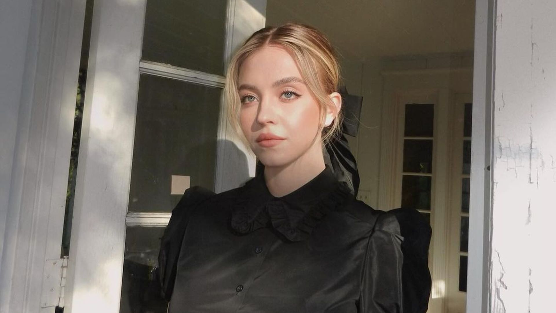 Sydney Sweeney's no trousers and knee-high tights look is truly iconic