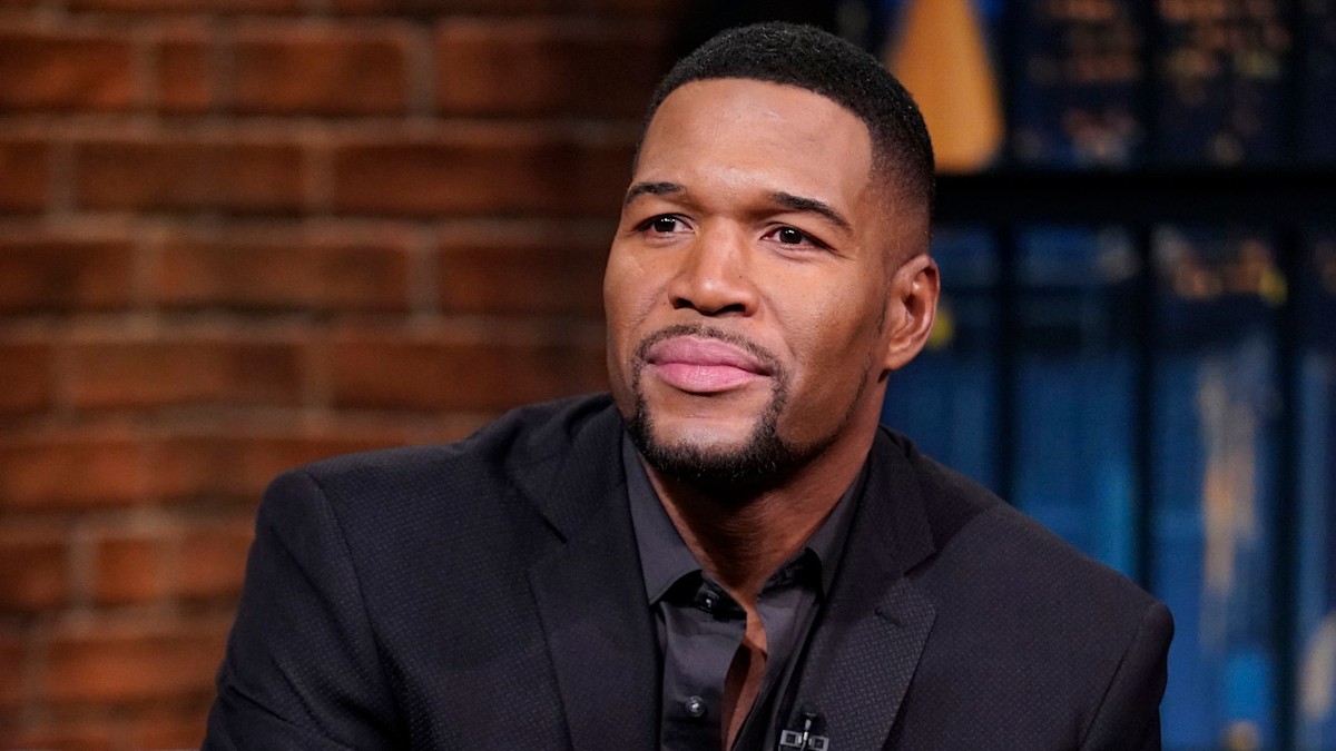 Michael Strahan clears out epic GMA dressing room with emotional goodbye
