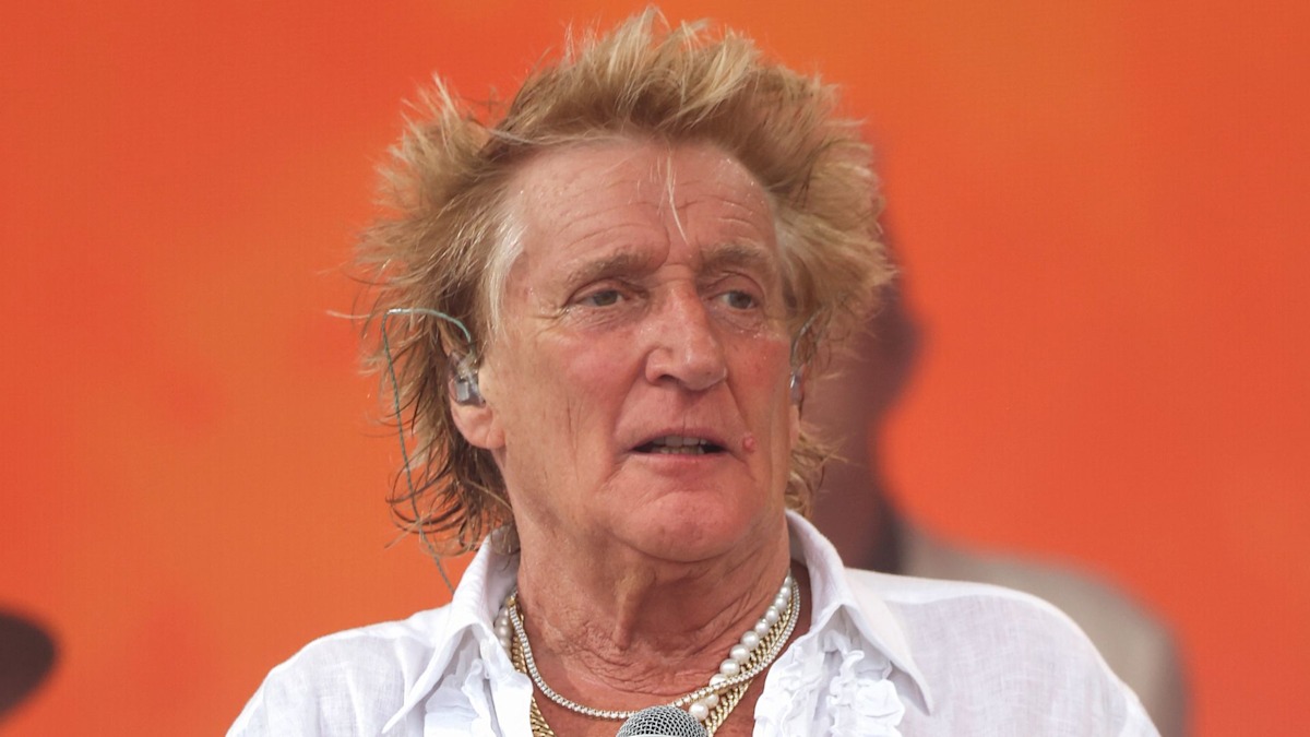 Gogglebox star doesn't hold back on 'weird' Rod Stewart Glastonbury moment