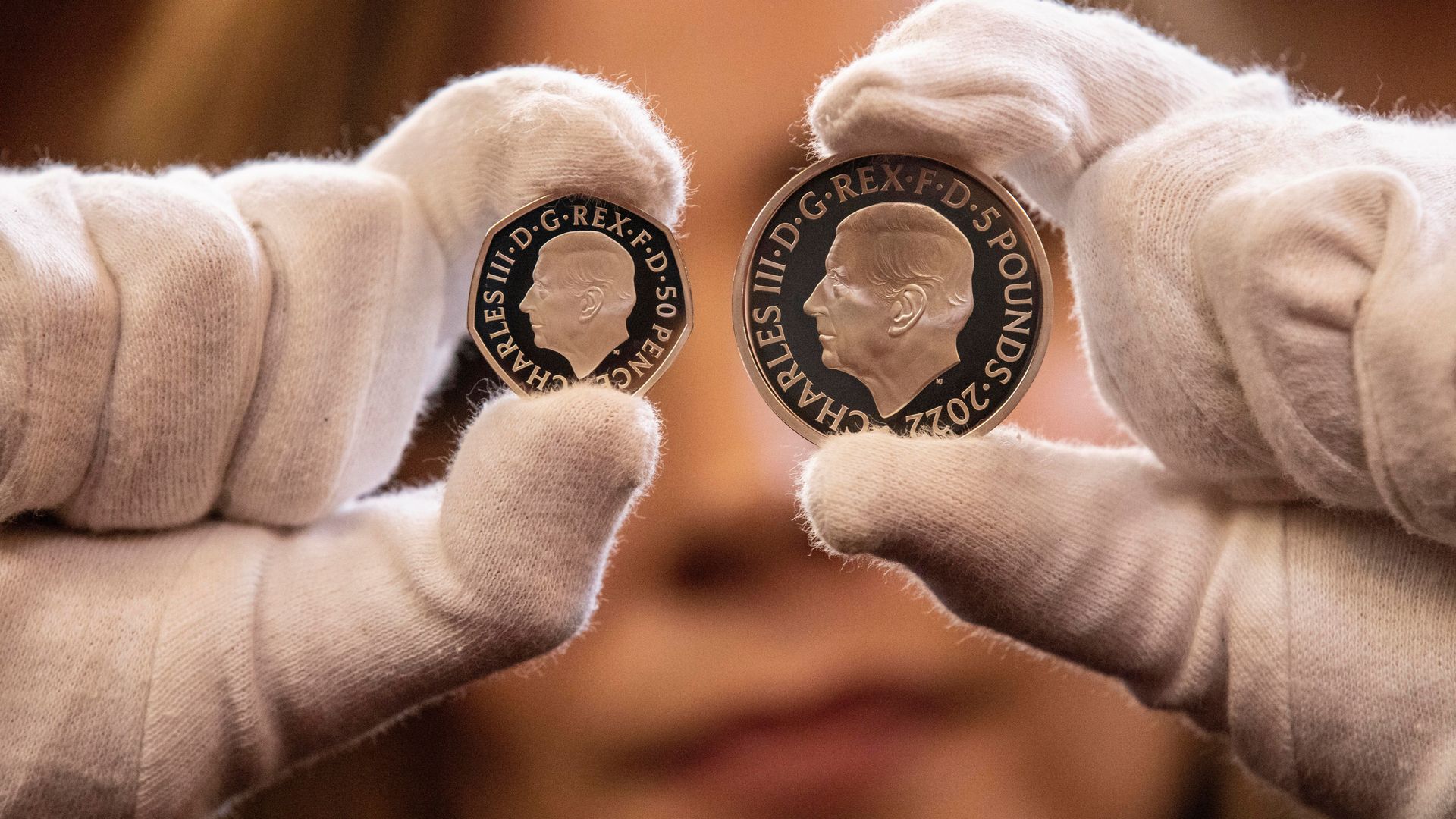 Coins featuring the King's portrait
