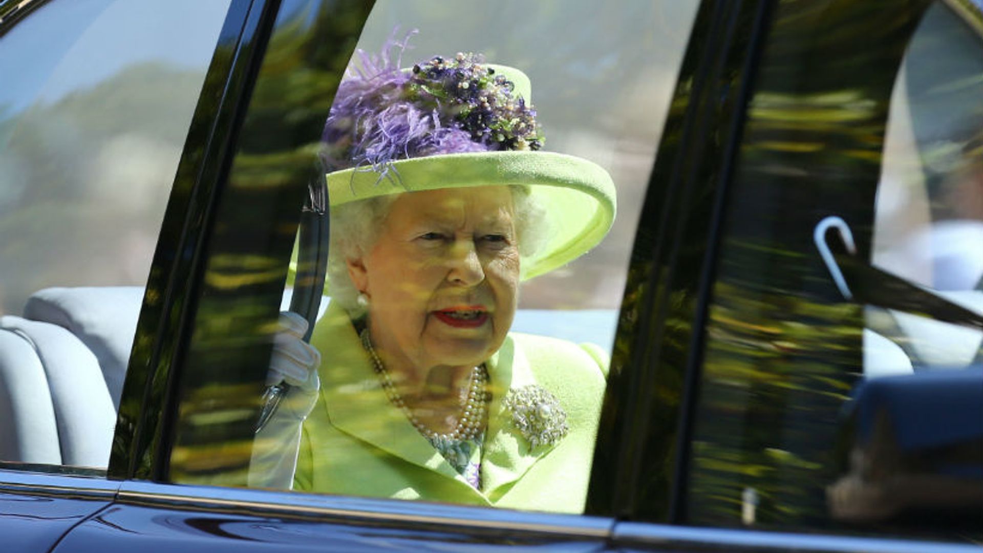 the queen fashion royal wedding1