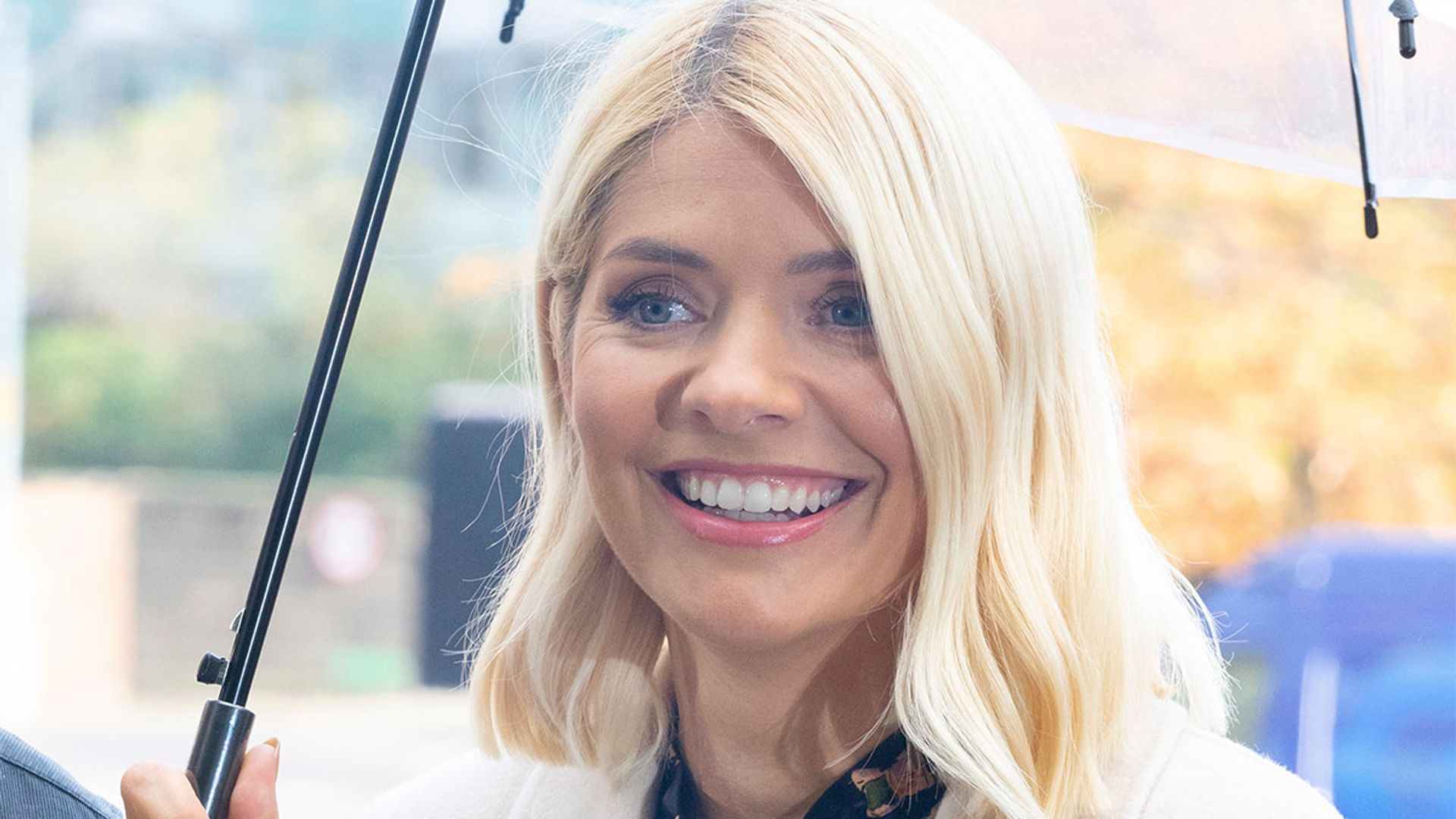 holly willoughby coat this morning