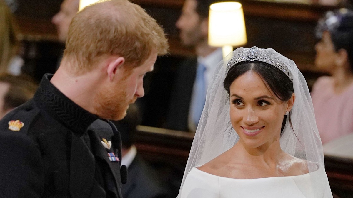 Prince Harry's 3-word reaction as Meghan Markle met him at the altar