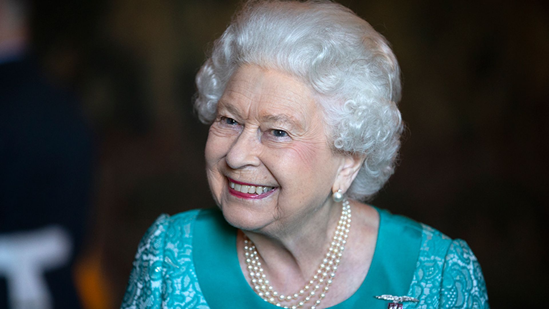 the queen without hat
