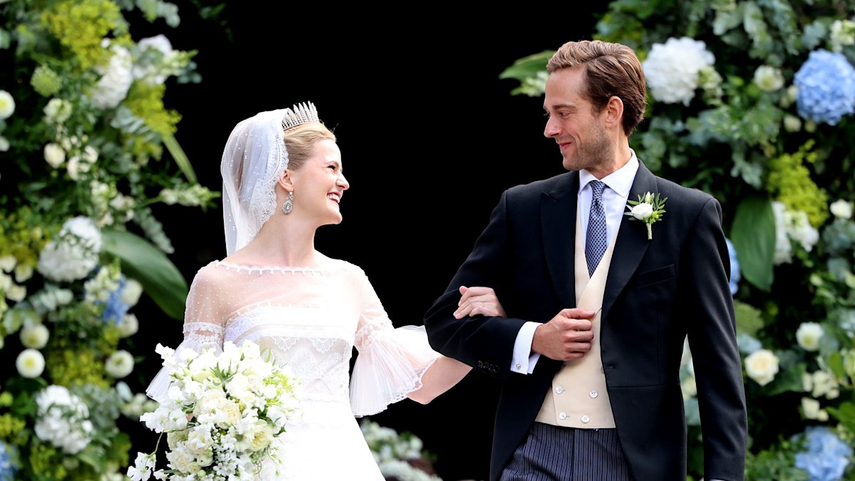 Princess Marie Caroline of Liechenstein dazzles in 135-year-old heirloom tiara in first official portraits with banker husband Leopold Maduro Vollmer