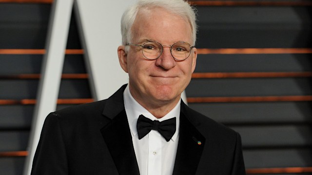 Actor Steve Martin attends the 2015 Vanity Fair Oscar Party 