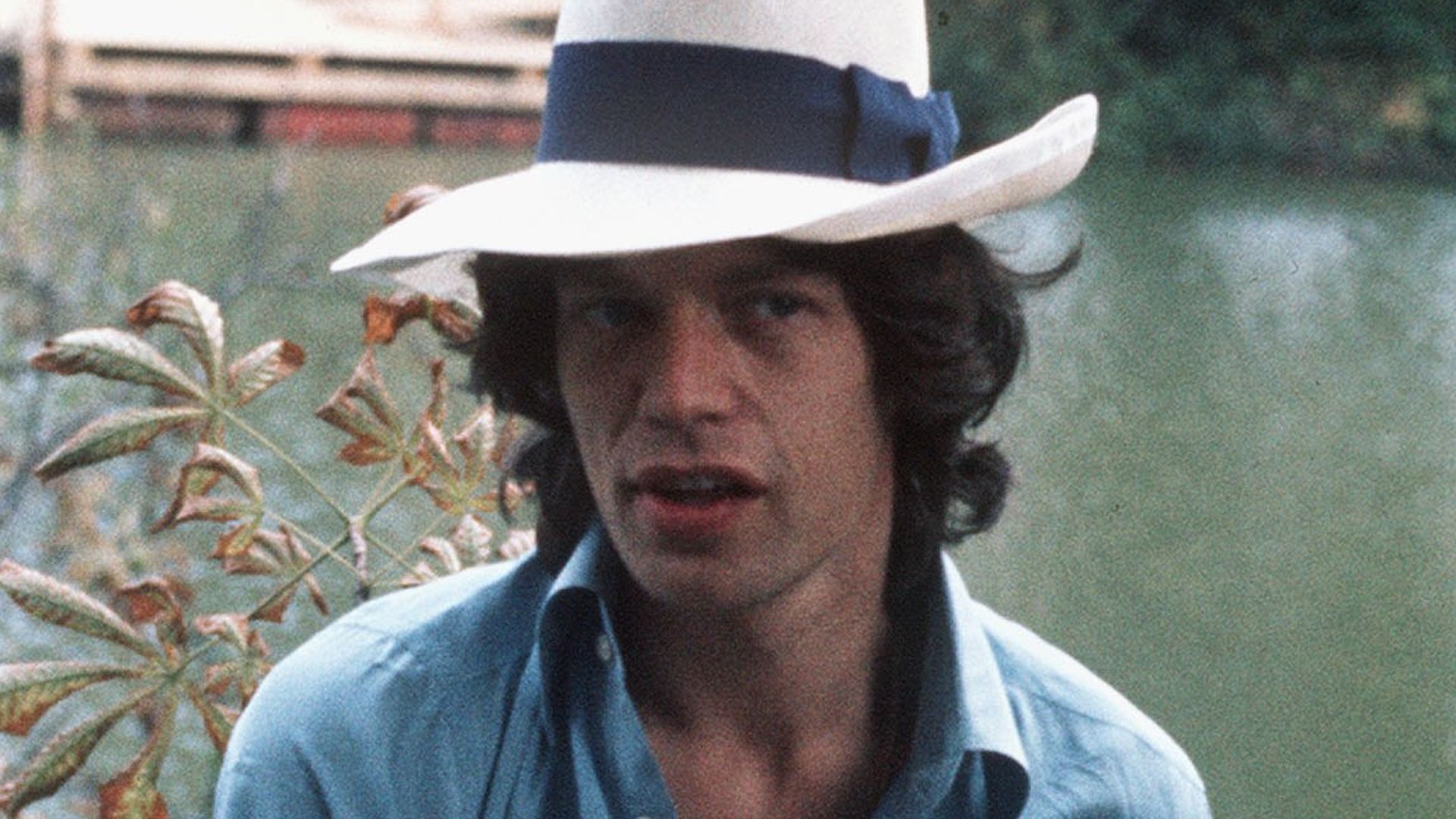 VIENNA, AUSTRIA - 1973: Mick Jagger relaxes at a Chateau in September 1973 in Vienna, Austria. (Photo by Anwar Hussein/Getty Images)