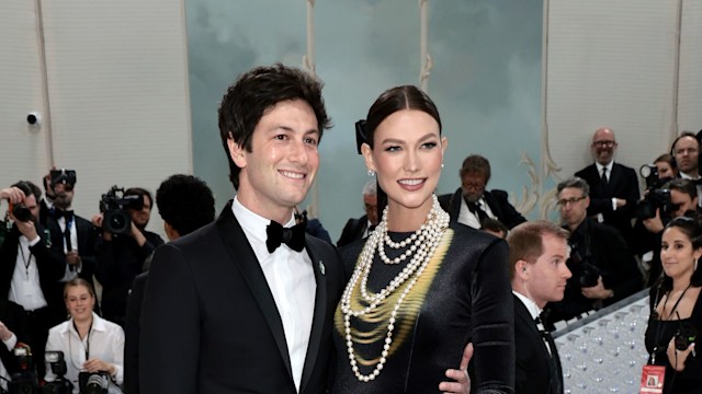 Joshua Kushner and Karlie Kloss attend The 2023 Met Gala Celebrating "Karl Lagerfeld: A Line Of Beauty" at The Metropolitan Museum of Art on May 01, 2023