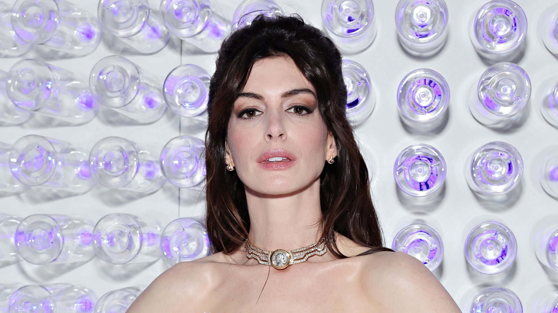 NEW YORK, NEW YORK - MAY 01: Anne Hathaway attends The 2023 Met Gala Celebrating "Karl Lagerfeld: A Line Of Beauty" at The Metropolitan Museum of Art on May 01, 2023 in New York City. (Photo by Cindy Ord/MG23/Getty Images for The Met Museum/Vogue)
