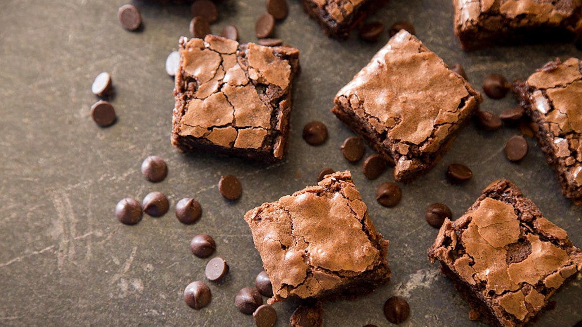 A spoton gooey brownie recipe for melt in your mouth brownies HELLO!
