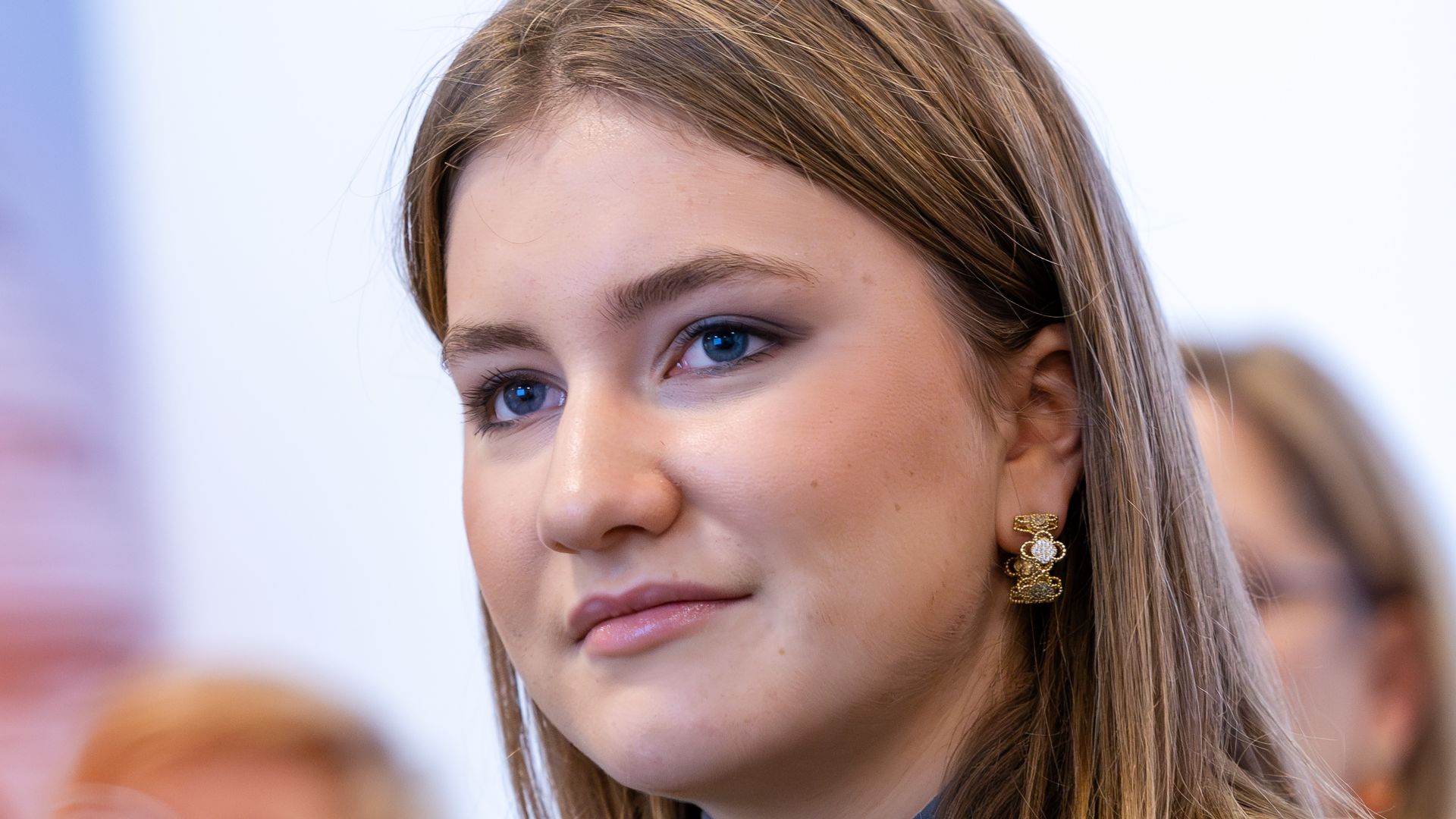  Princess Elisabeth side on in olive green jacket and grey rollneck