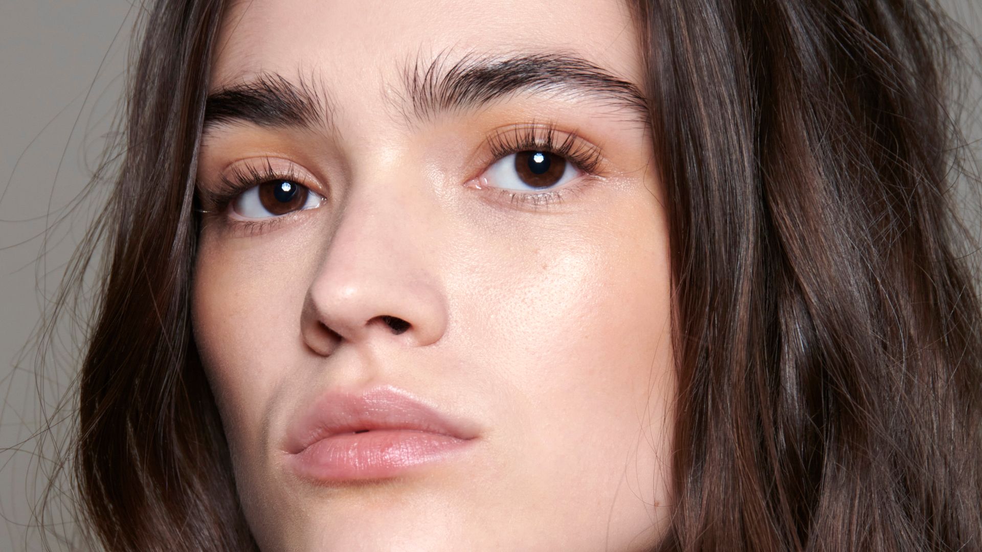 How to use eyelash curlers properly according to a lash expert HELLO!