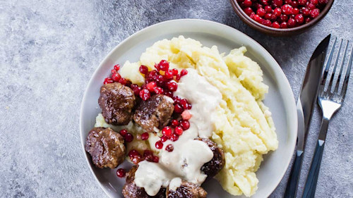 How To Make Ikeas Iconic Swedish Meatballs During Quarantine See