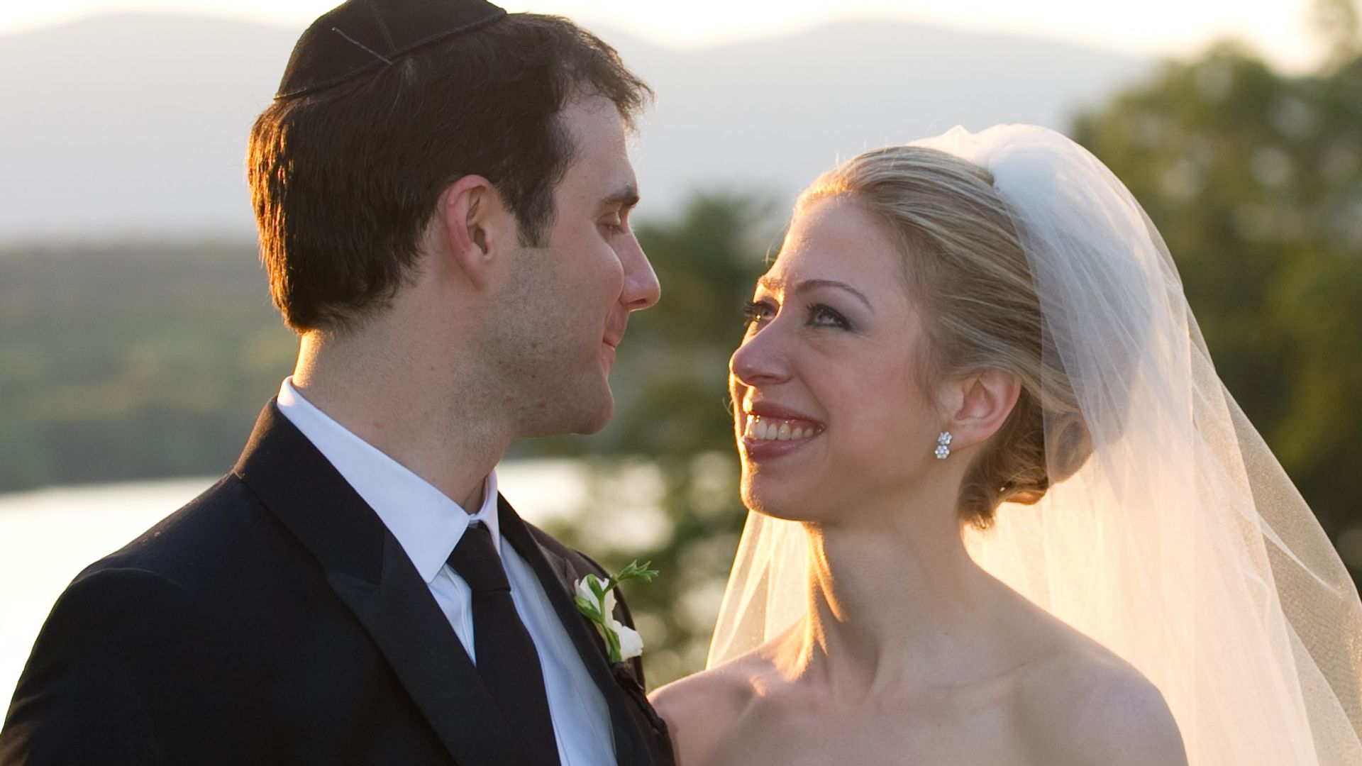 Marc Mezvinsky and Chelsea Clinton got married Marc Mezvinsky today in an interfaith ceremony