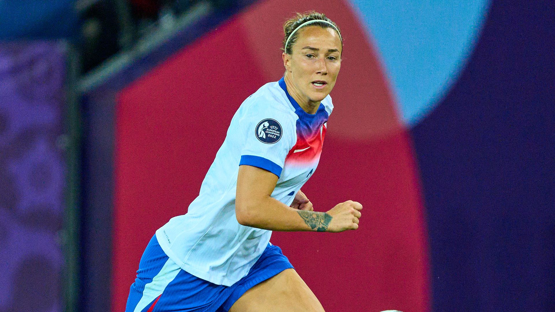 Lucy Bronze playing football