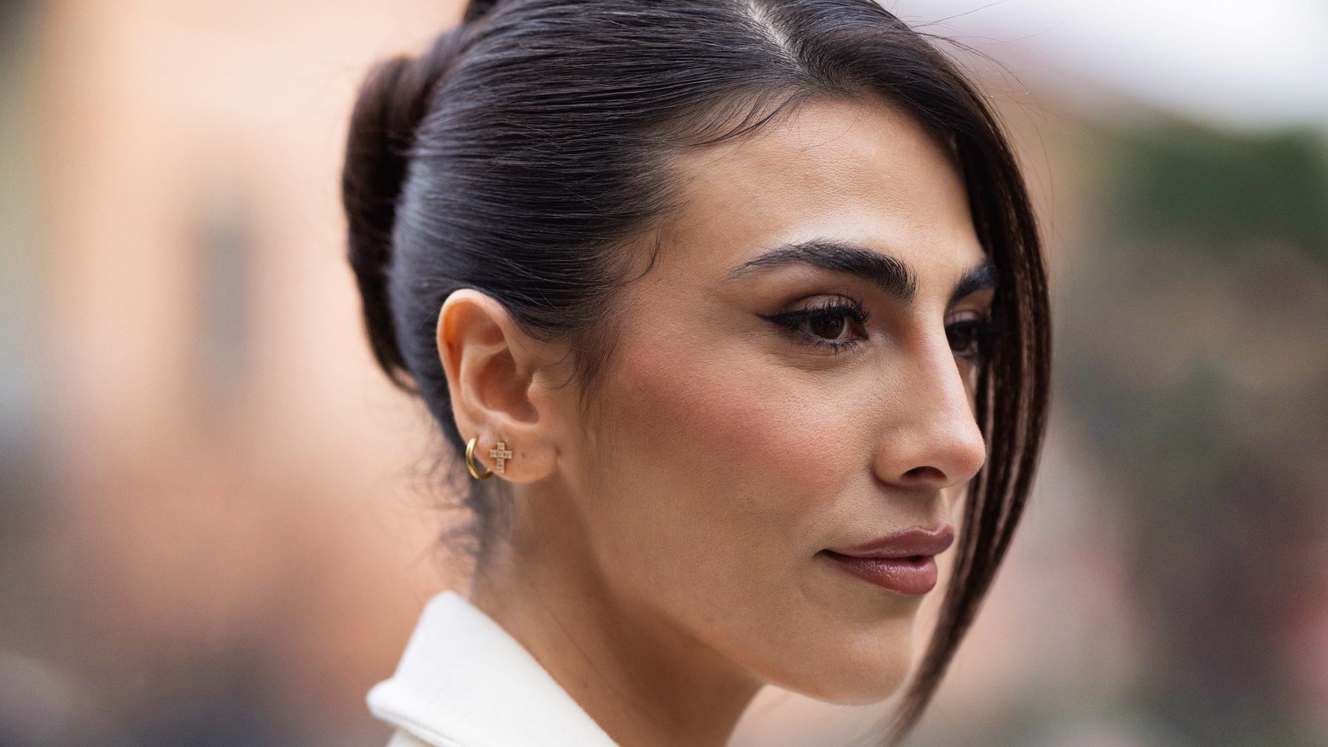  best fringe bang hairstyles sideswept