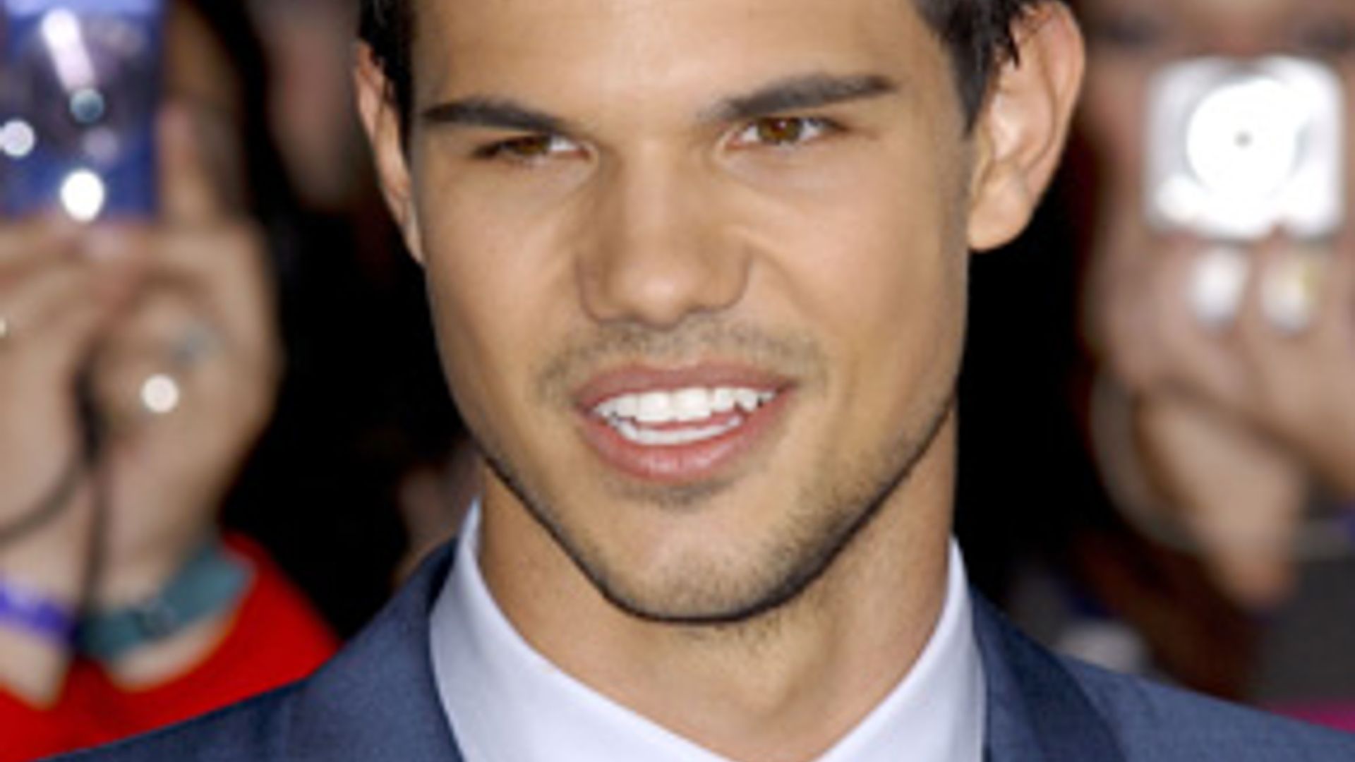 Taylor Lautner - Biography | HELLO!