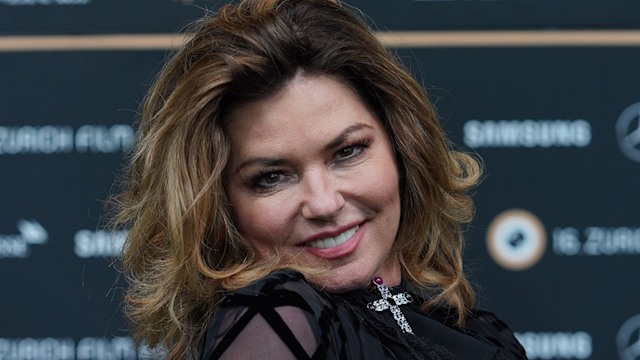 shania twain smiling