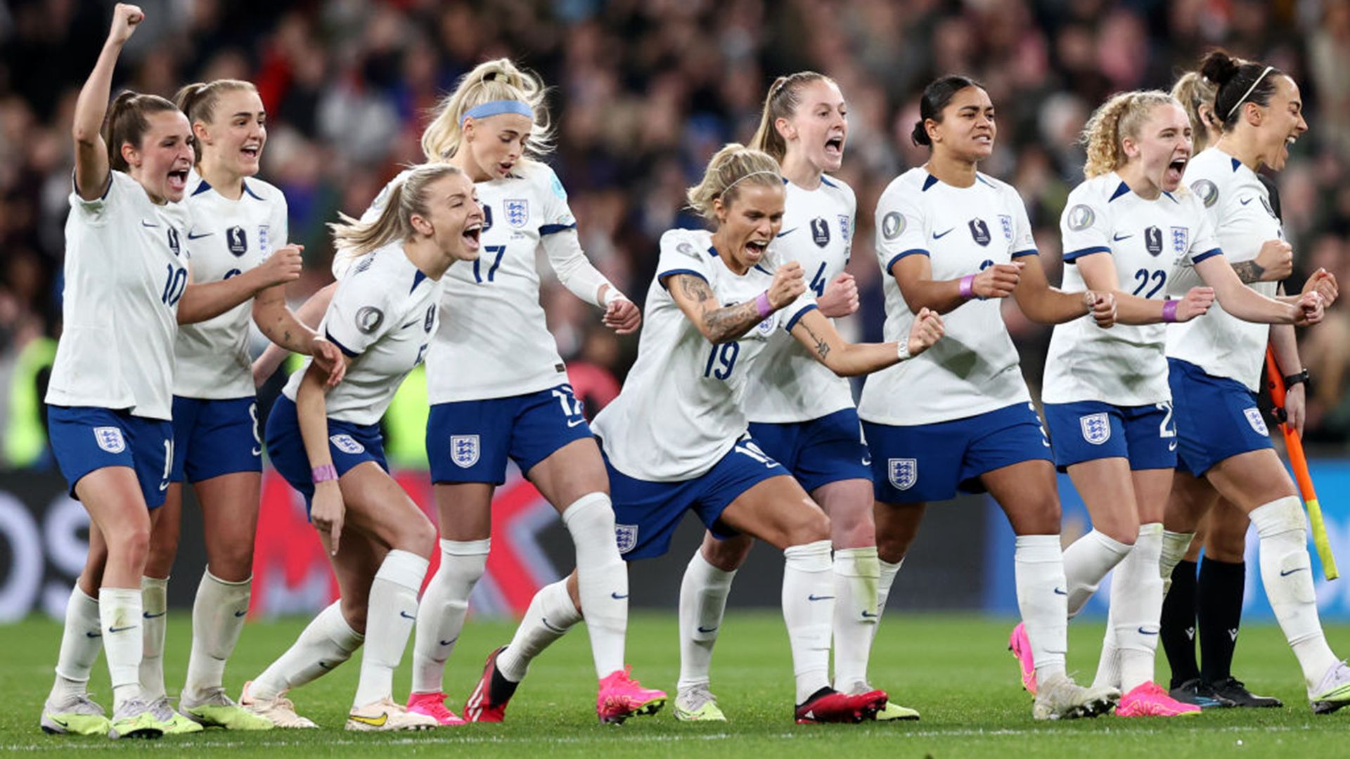 England celebrate during the penalty shoot out during the Women´s Finalissima match between England and Brazil