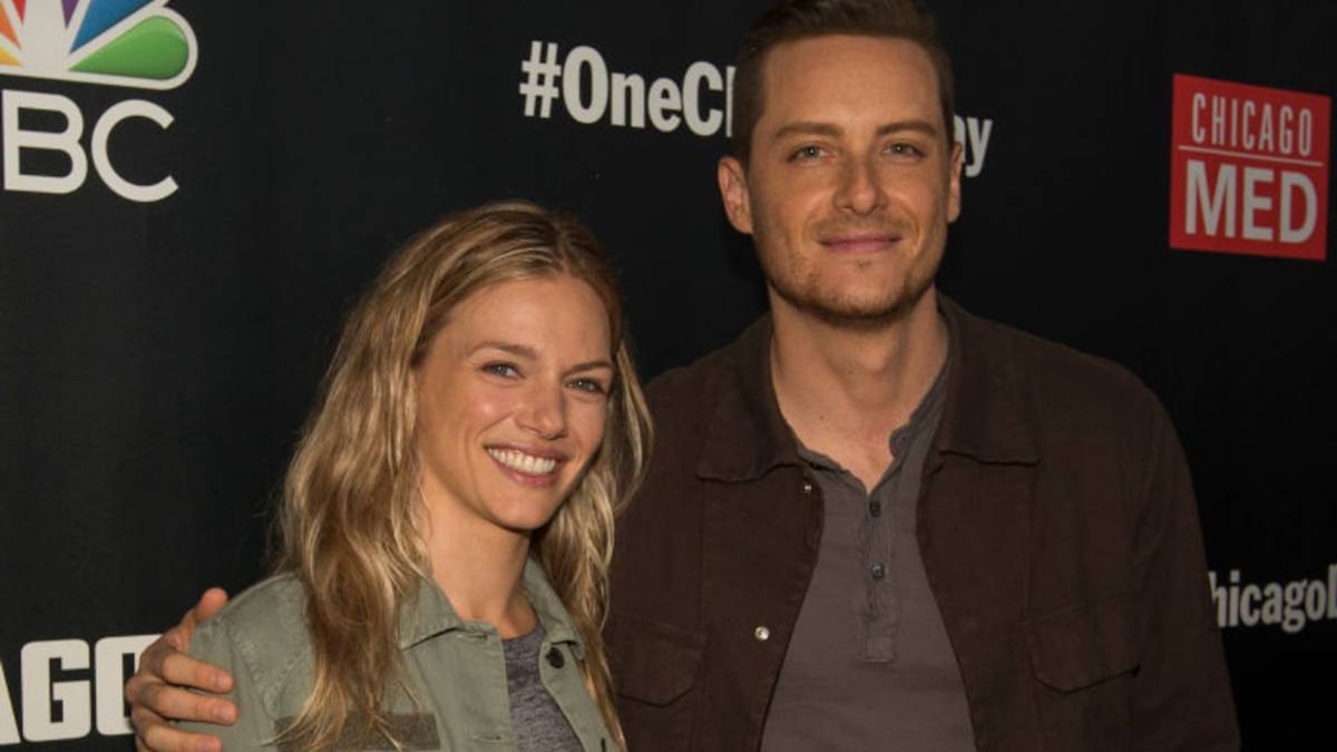 Chicago PD co-stars Tracy Spiridakos and Jesse Lee Soffer spark fan ...