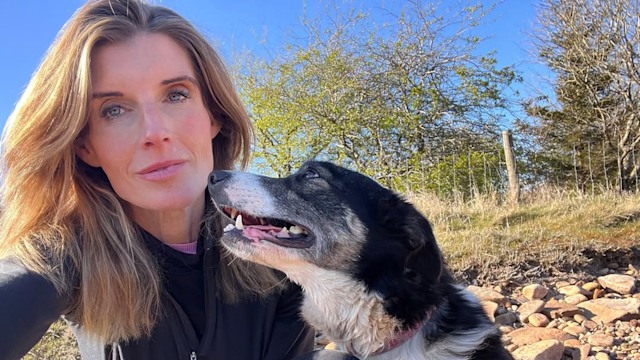 Amanda Owen takes a selfie with her dog