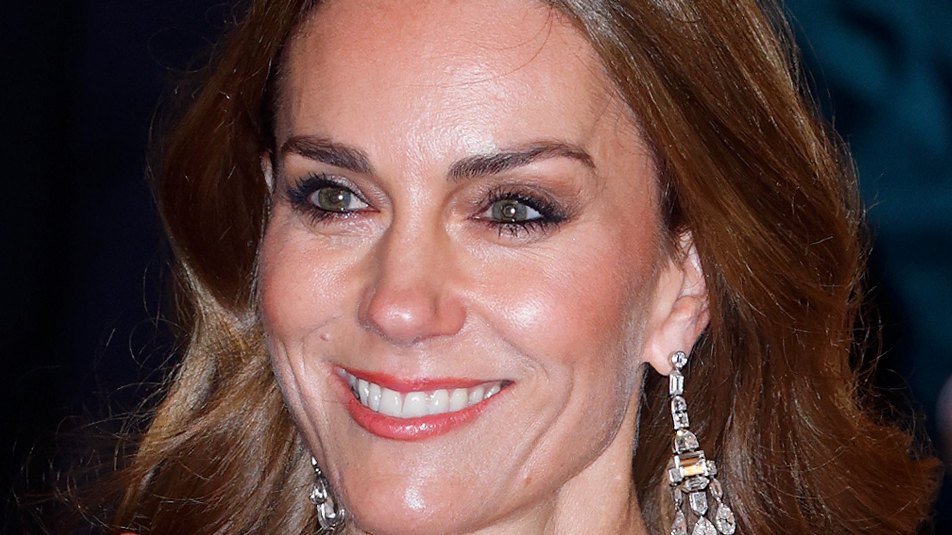 hellomagazine.com - Laura Sutcliffe - Princess Kate nails 'Gen Z' fashion trends and makes them millennial- here's proof