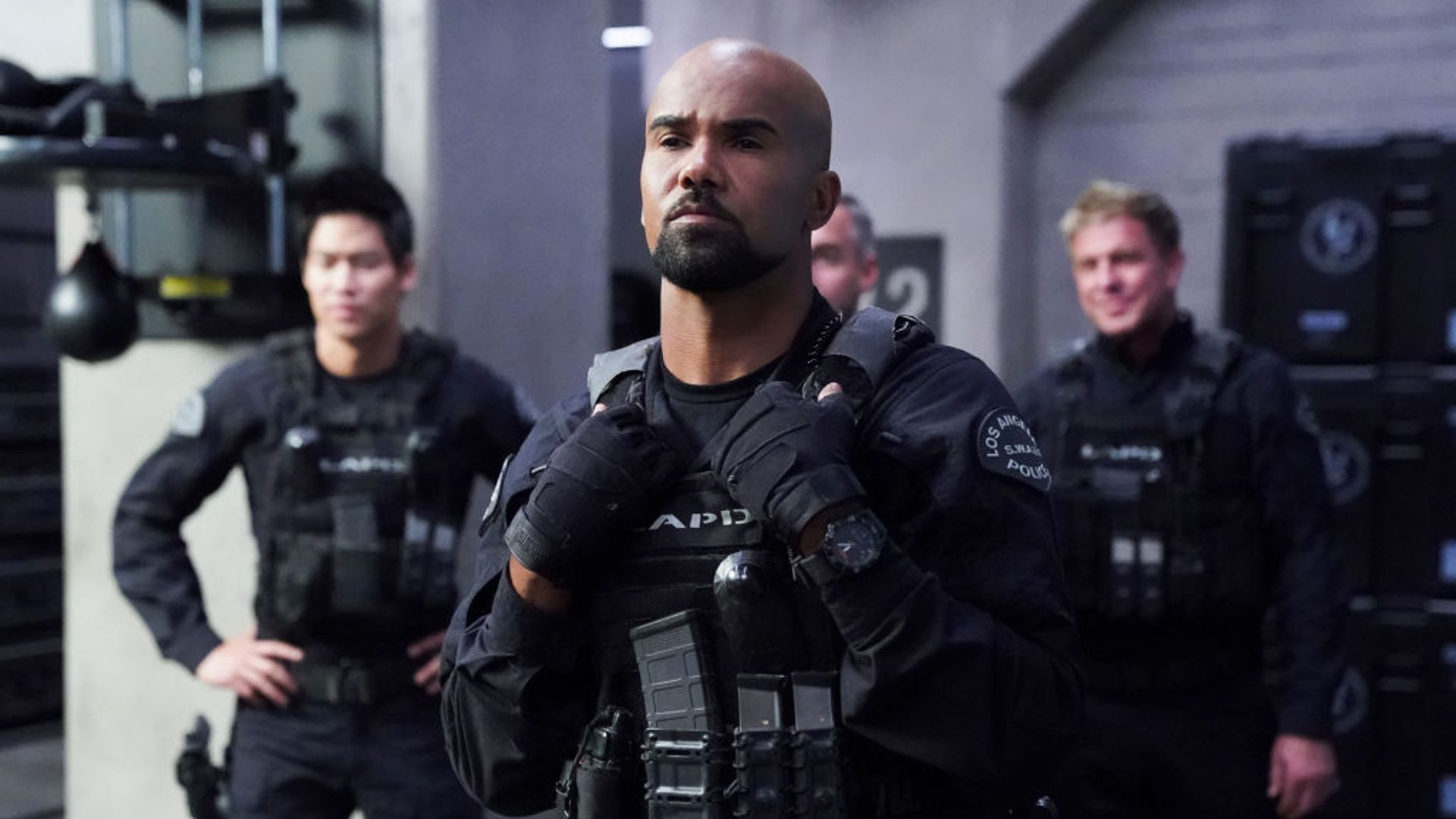 Shemar Moore in S.W.A.T posing in his LAPD uniform