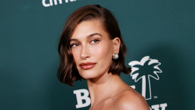 Hailey Bieber rocking a wavy side bob 