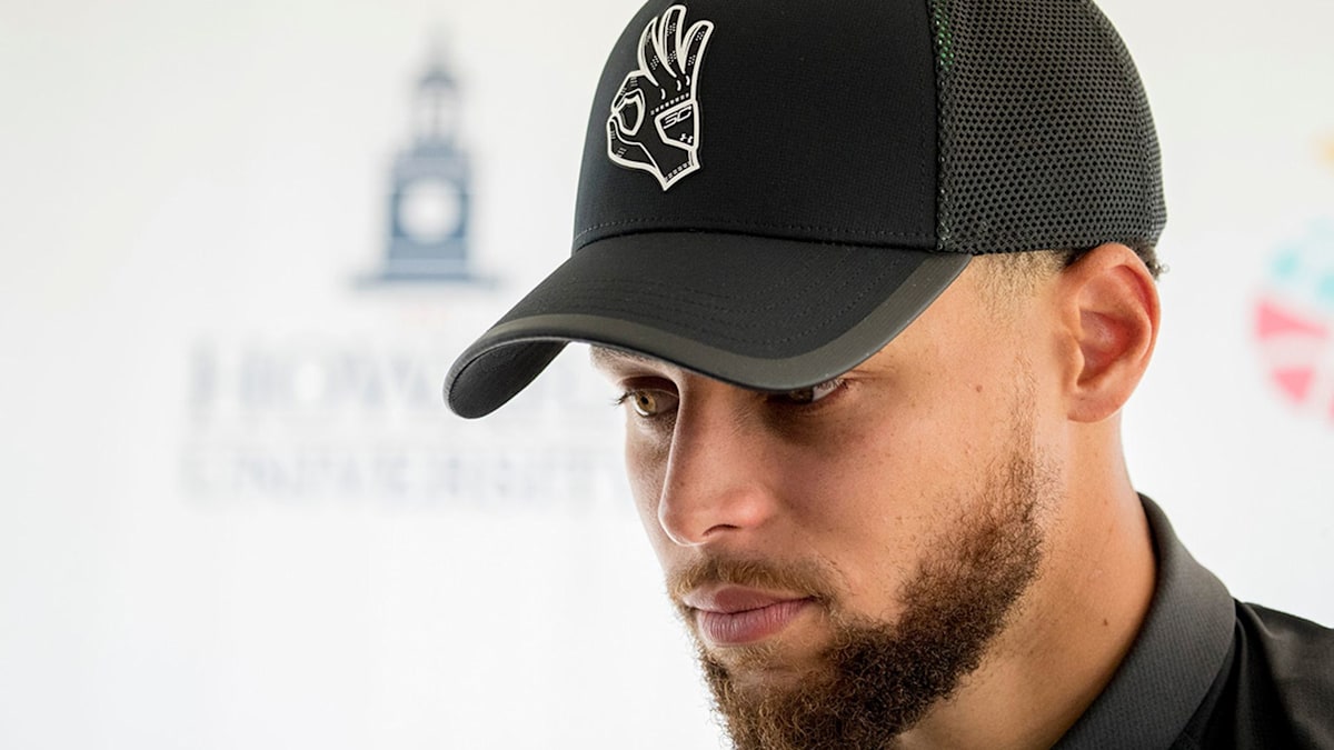 NBA star Steph Curry faces heartbreaking family news | HELLO!