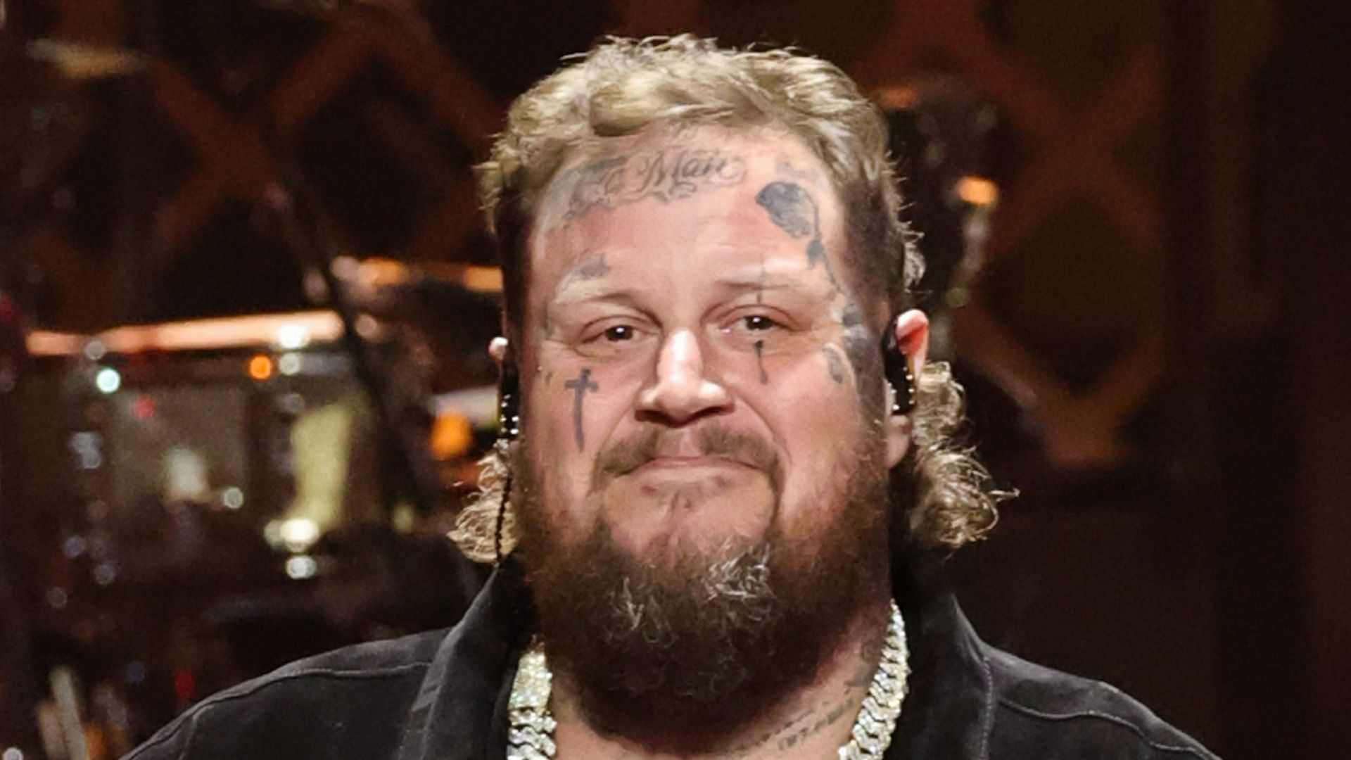 Jelly Roll highlights fitness journey on tour after 140lbs weight loss