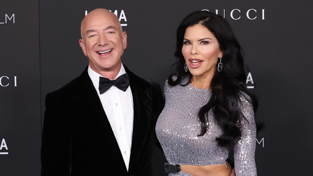 Jeff Bezos' fiancee Lauren Sanchez dares to bare as she steps out amid $147 million move