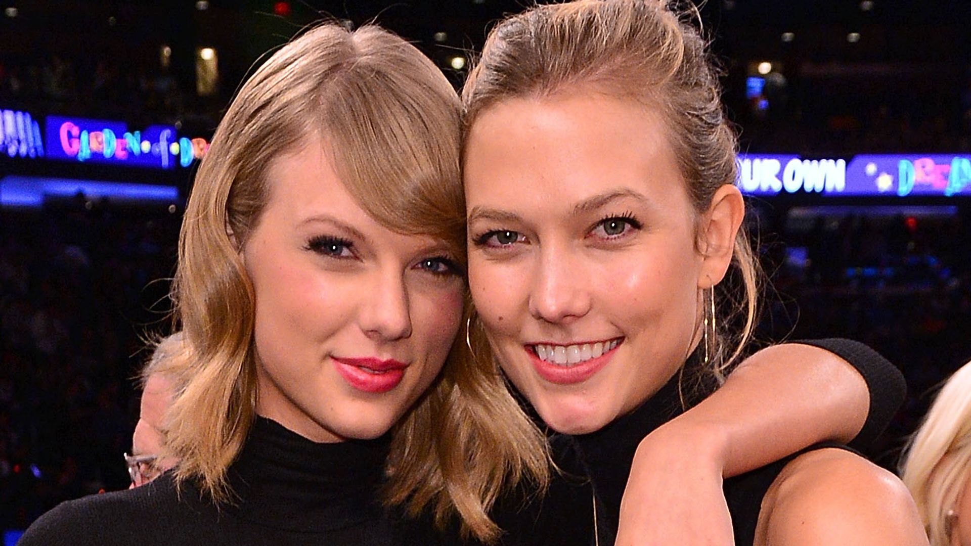 Taylor Swift and Karlie Kloss attend the Chicago Bulls vs New York Knicks game at Madison Square Garden on October 29, 2014 in New York City.  