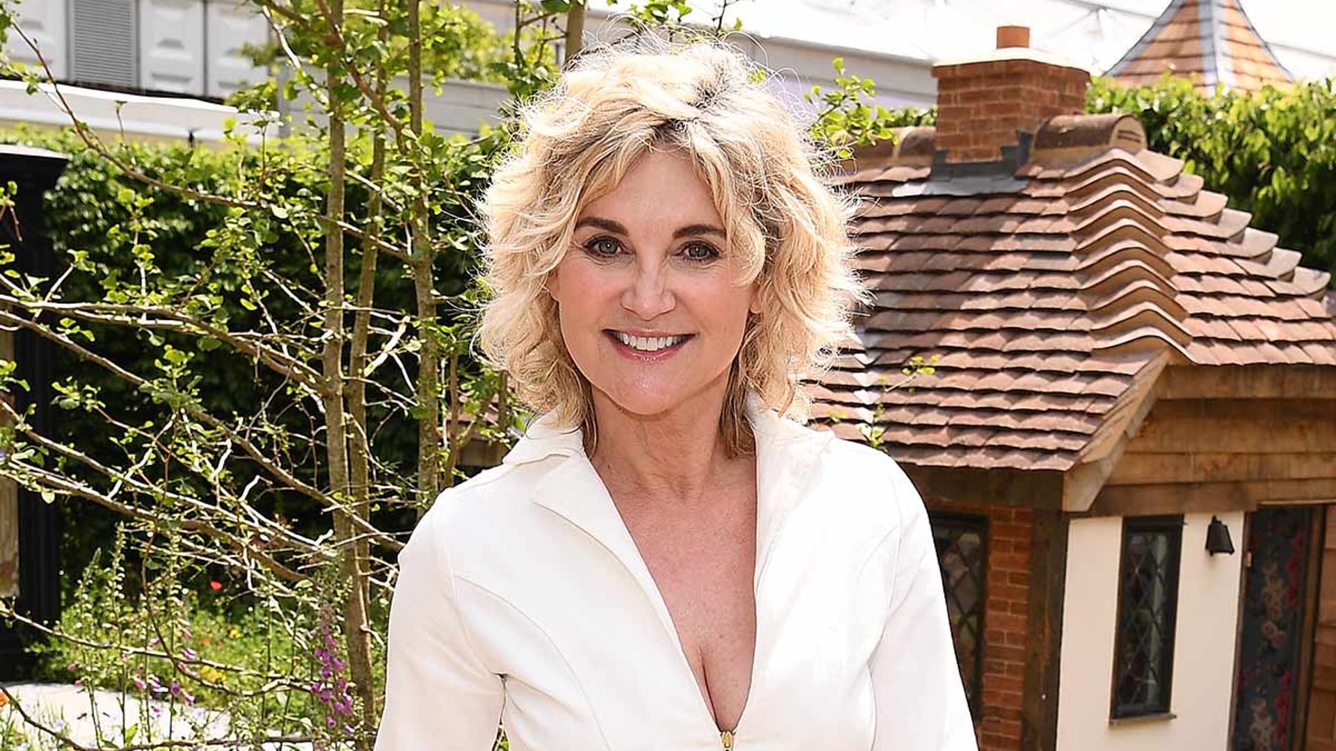 anthea turner chelsea flower show