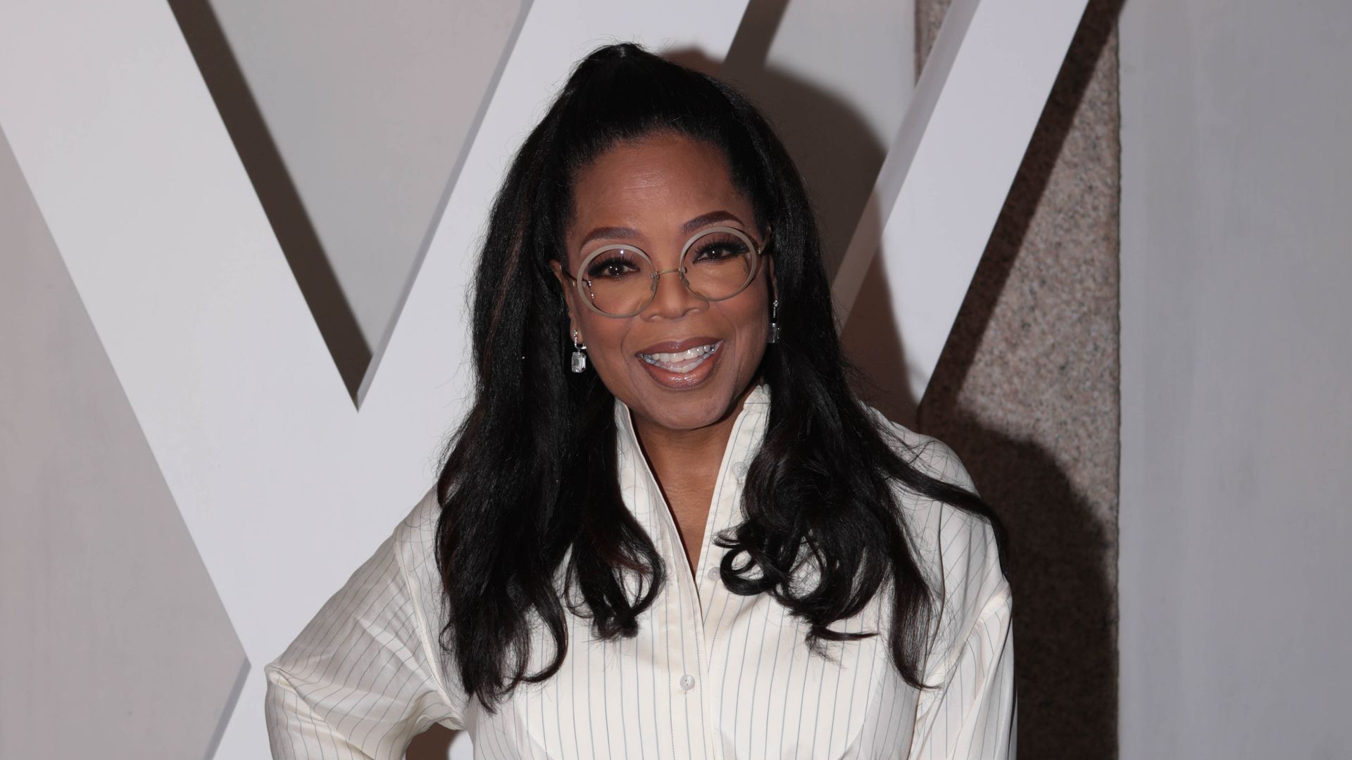 Oprah Winfrey's Belted Dress & Weight Loss: Louis Vuitton Show Photos –  Hollywood Life