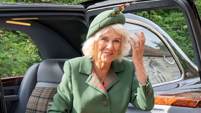 The Queen arrived wearing green at Craithe Kirk on Sunday