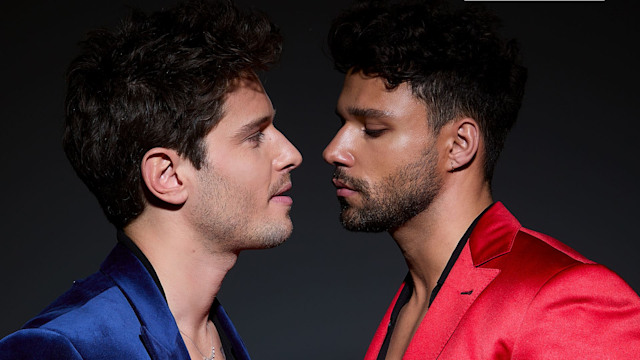 Ronen Rubinstein and Rafael Silva look at each other