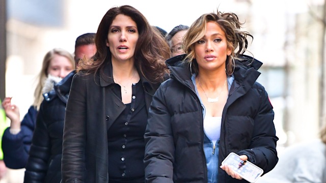 Jennifer Lopez with her sister Lynda Lopez 