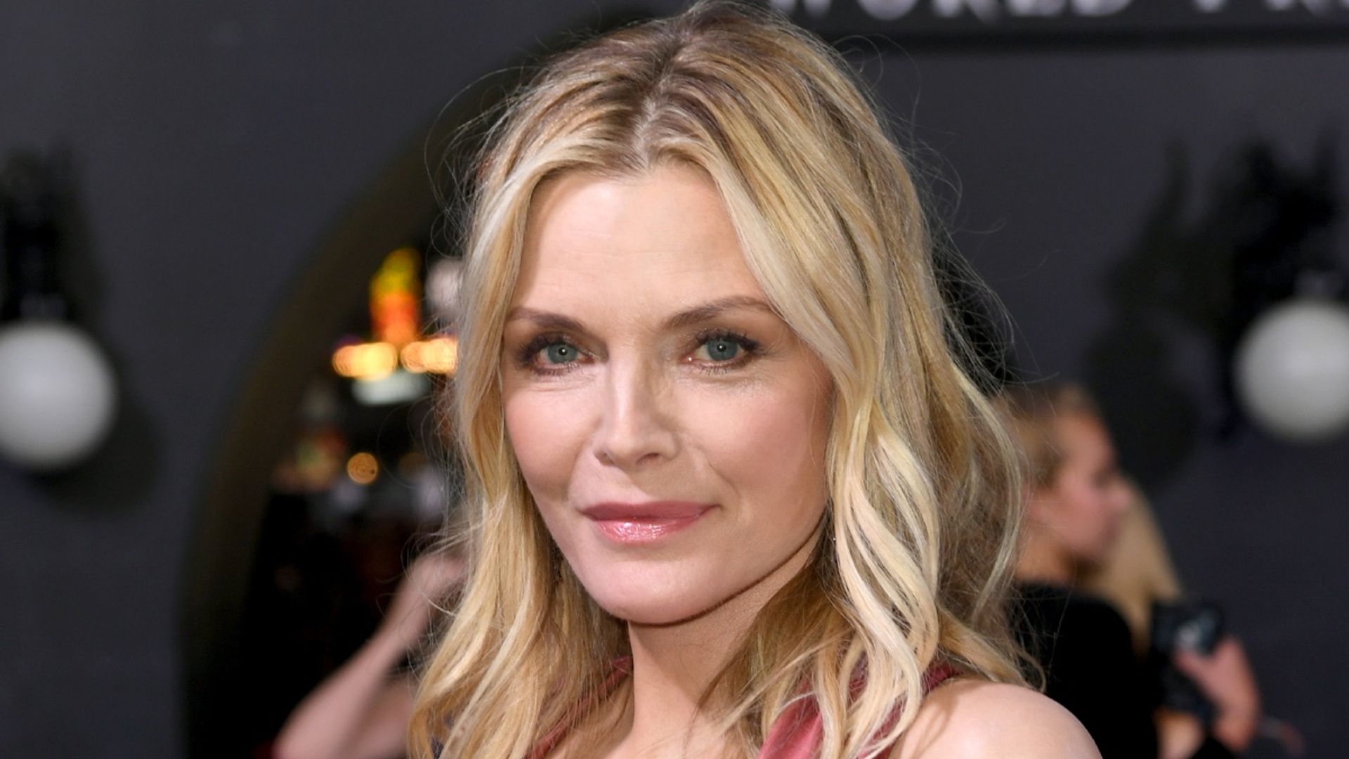 michelle pfeiffer first lady look