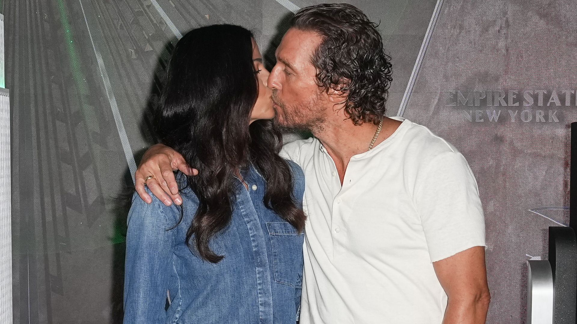 Camila Alves kissing Matthew McConaughey
