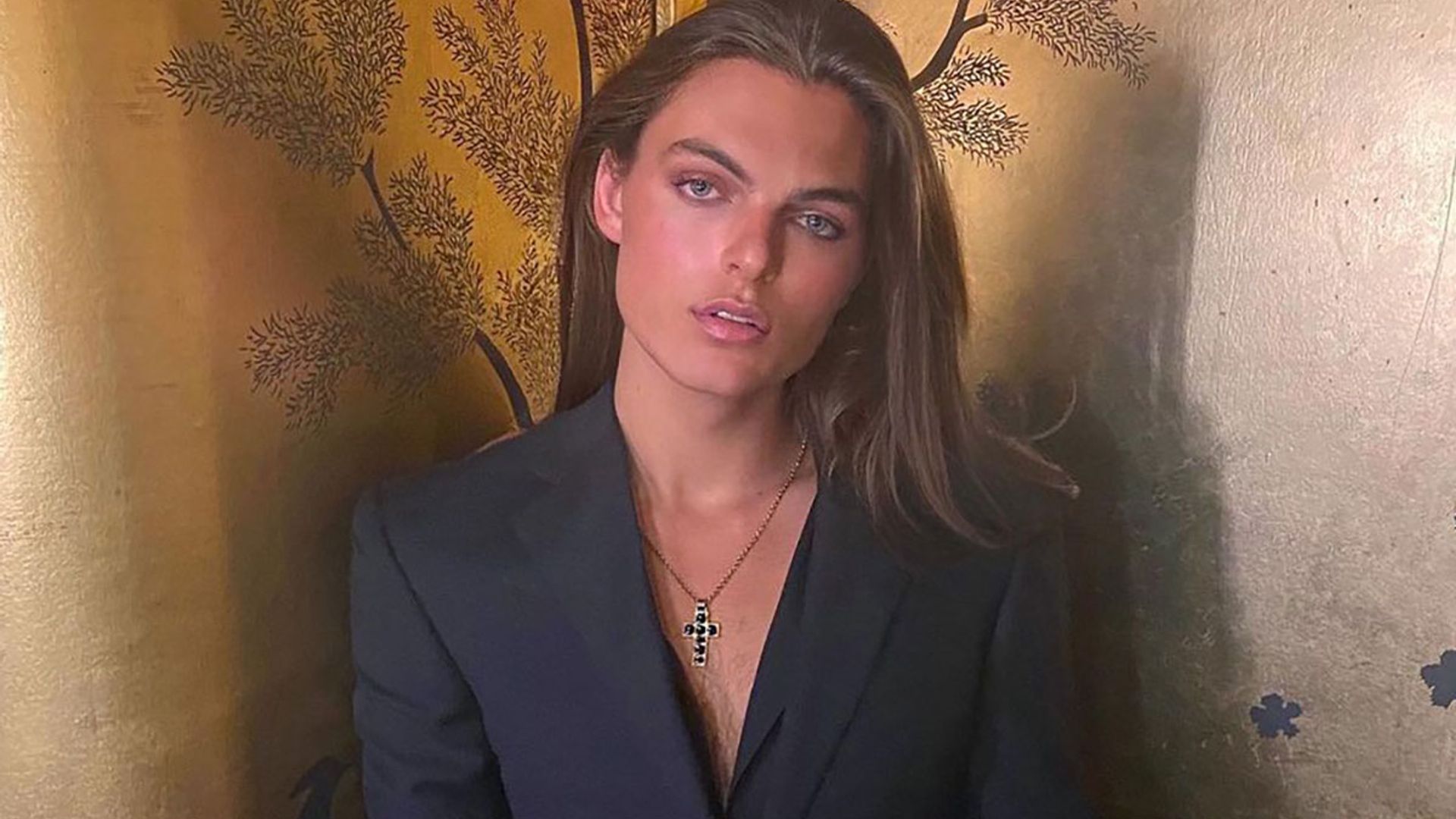 Elizabeth Hurley's son Damian shocks with shaved hairstyle fans react