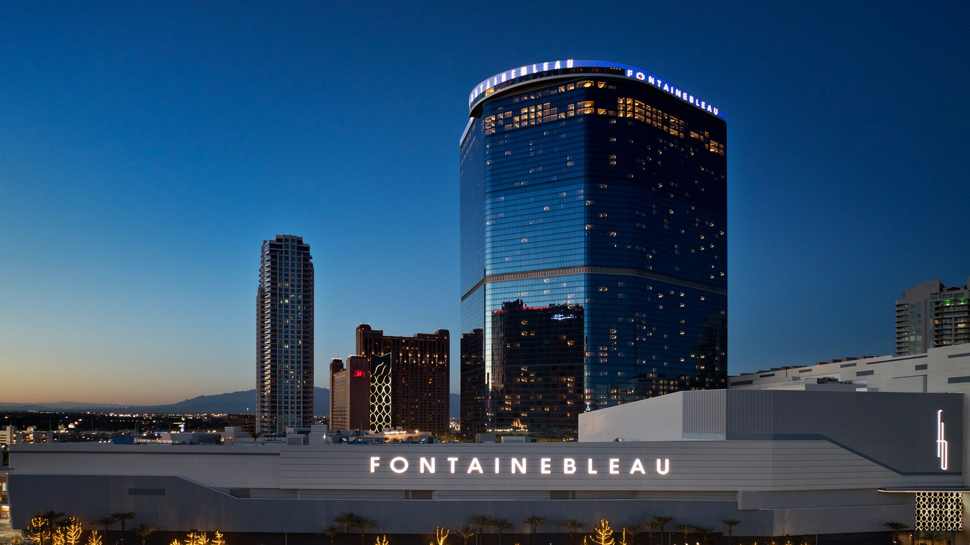 Kelly Ripa, Keith Urban, more celebs love the new Fontainebleau Las Vegas — so I stayed there myself