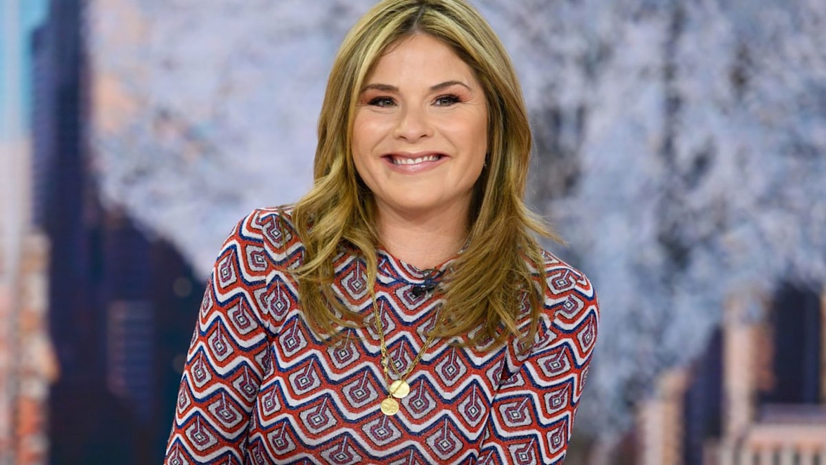 Today S Jenna Bush Hager S Wows In Figure Hugging Dress As She Unveils Super Long Hair