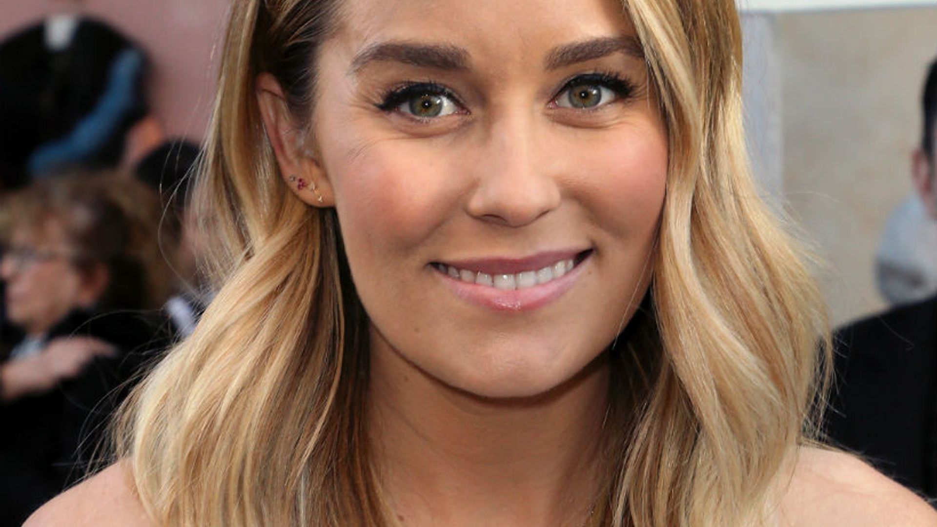 Lauren Conrad sets up holiday shop in time for Christmas