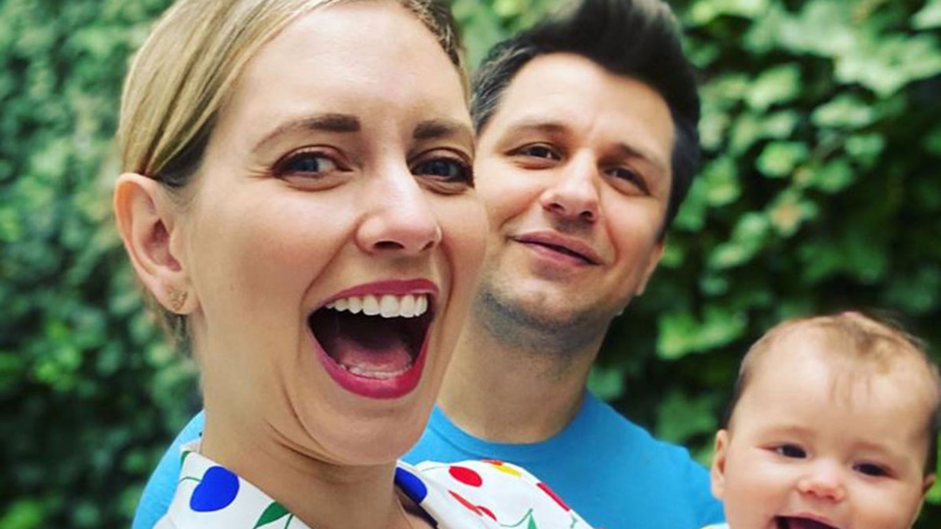 rachel riley pasha maven selfie