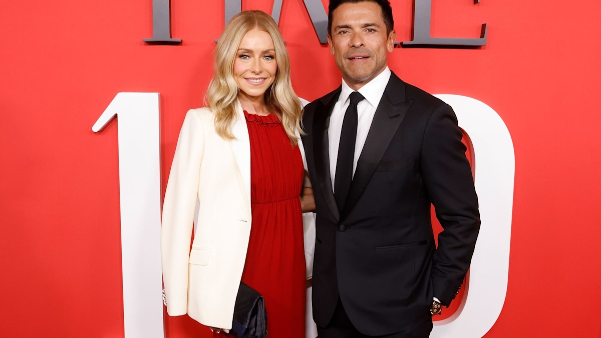 Kelly Ripa And Mark Consuelos Have Unexpected Red Carpet Moment Amidst