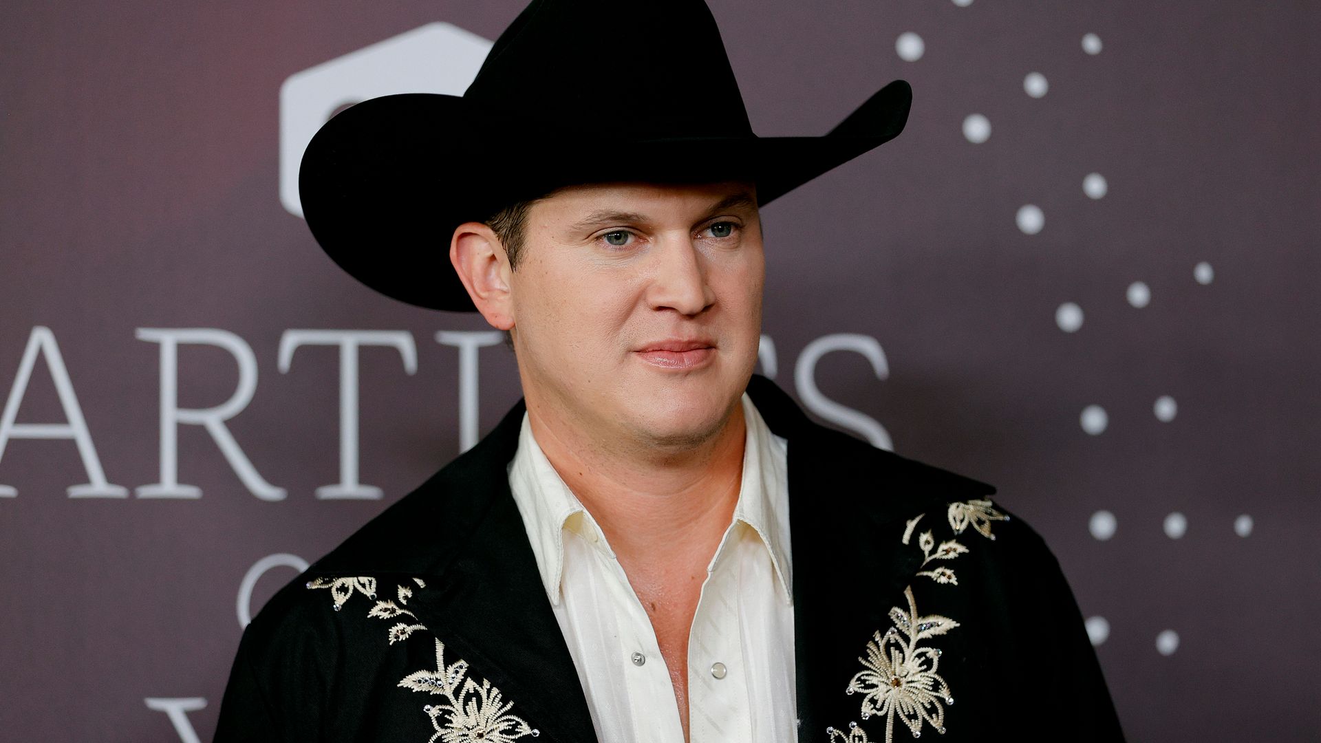 Jon Pardi left close to tears as he receives unexpected honor at Stagecoach 2023