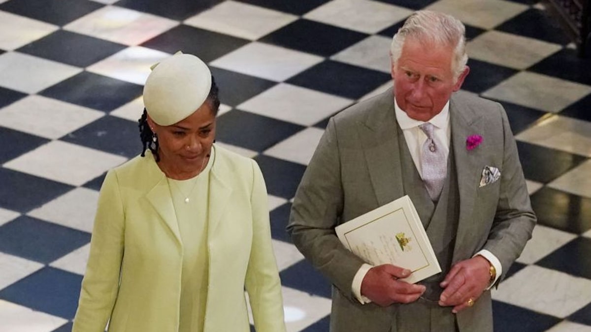 Queen, Prince Charles and Doria Ragland arrive for wedding 