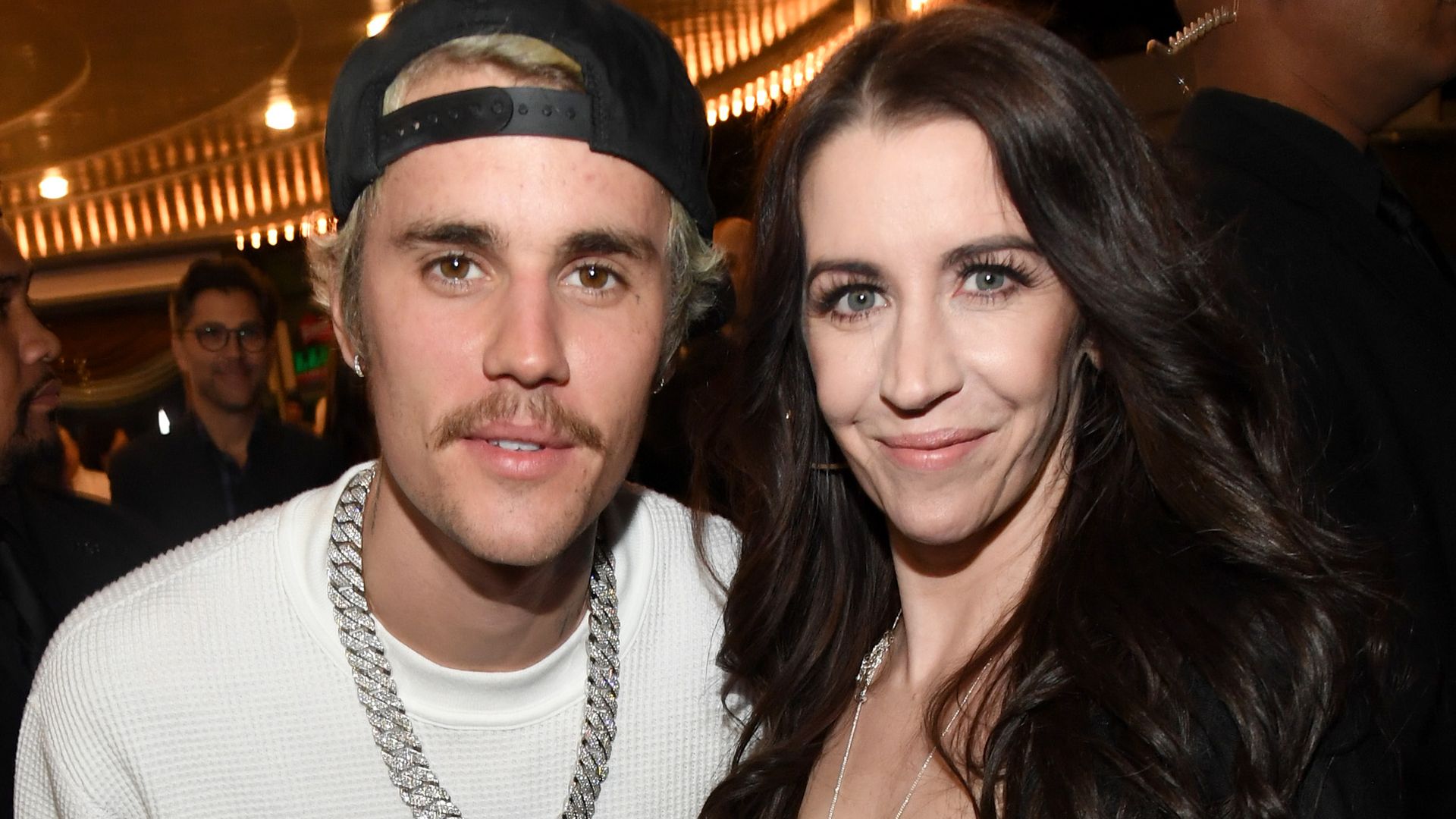 photo of justin bieber and mom pattie mallette